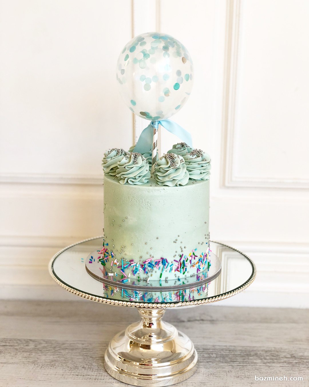 مینی کیک فانتزی جشن تولد پسرونه یا جشن بیبی شاور با تم آبی نقره ای