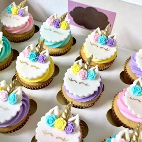 کاپ کیک های فانتزی جشن تولد دخترونه با تم یونیکورن (Unicorn)