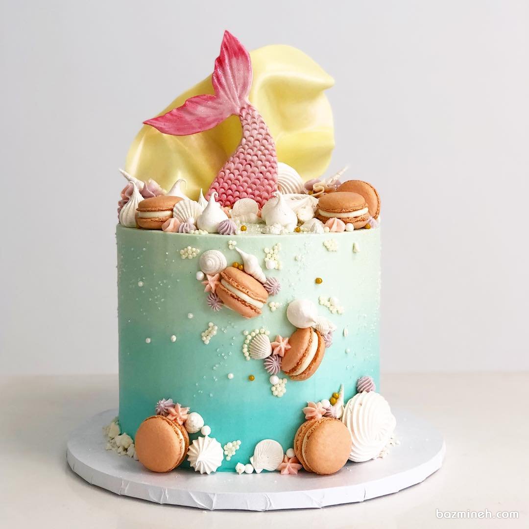 مینی کیک زیبای جشن تولد دخترونه با تم پری دریایی تزیین شده با ماکارون