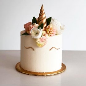 کیک جشن تولد دخترونه با تم یونیکورن (اسب تک شاخ)