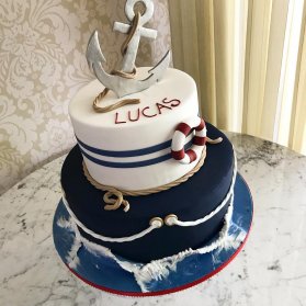 کیک دو طبقه فوندانت جشن تولد پسرونه با تم ملوان