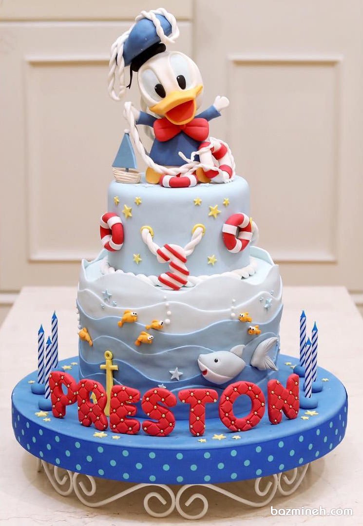 کیک دو طبقه جشن تولد پسرونه با تم اردک ملوان