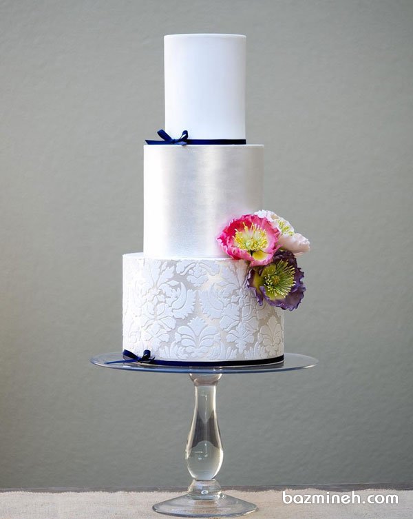 کیک سه طبقه جشن نامزدی، عروسی یا سالگرد ازدواج