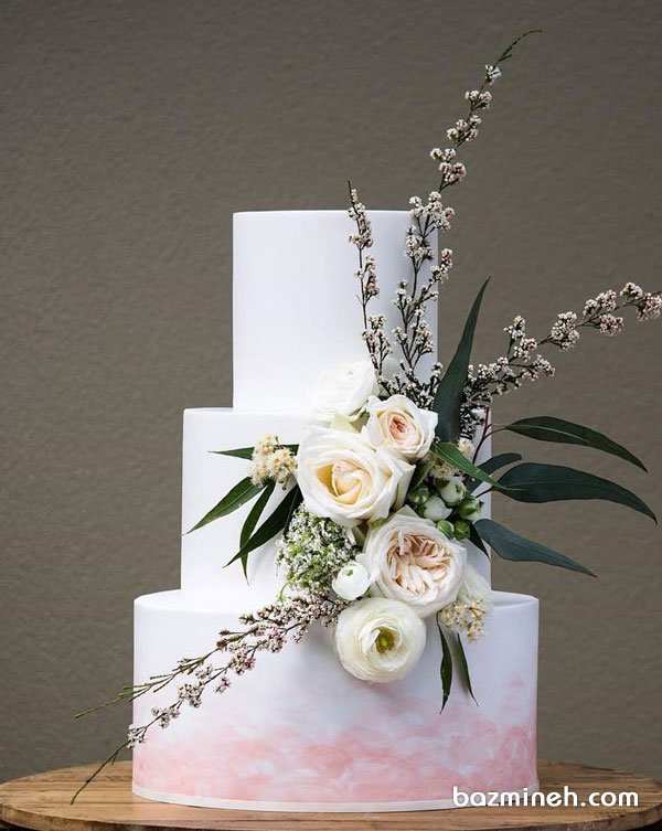 کیک سه طبقه ساده جشن نامزدی یا سالگرد ازدواج با استایل بوهو