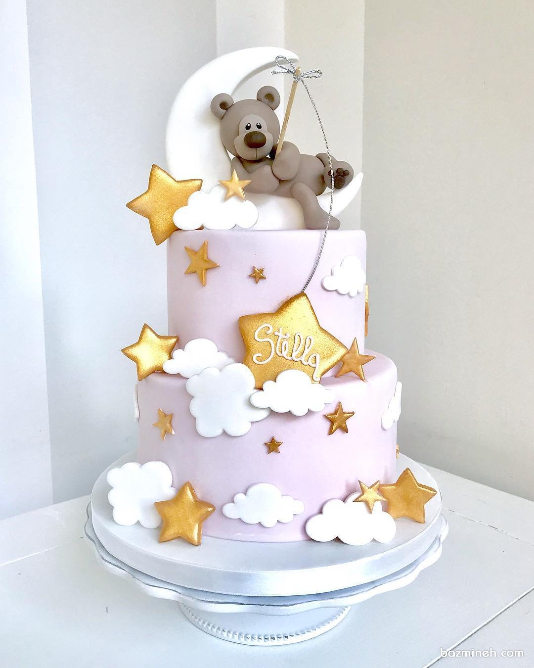 کیک دو طبقه فوندانت فانتزی جشن تولد کودک با تم ماه و ستاره و خرس تدی