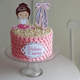 کیک خامه ای جشن تولد دخترونه با تم بالرین