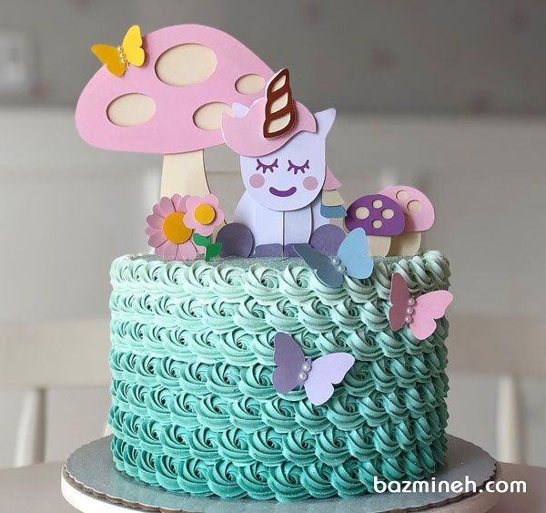 کیک خامه ای جشن تولد دخترونه با تم اسب تک شاخ (یونیکورن)