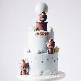 کیک دو طبقه جشن بیبی شاور یا تولد پسرونه با تم خرس تدی و بالن