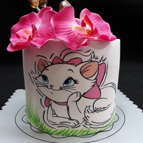 کیک جشن تولد دخترونه با تم کارتون گربه‌های اشرافی