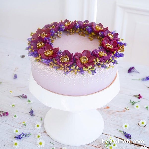 کیک ساده و زیبای جشن تولد بزرگسال یا سالگرد ازدواج