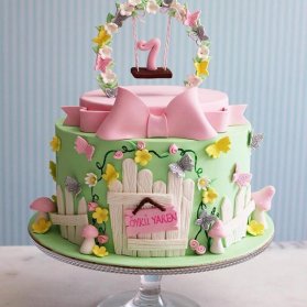 مینی کیک فوندانت فانتزی جشن تولد یکسالگی دخترونه