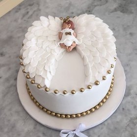 کیک جشن بیبی شاور دخترونه با تم فرشته سفید طلایی