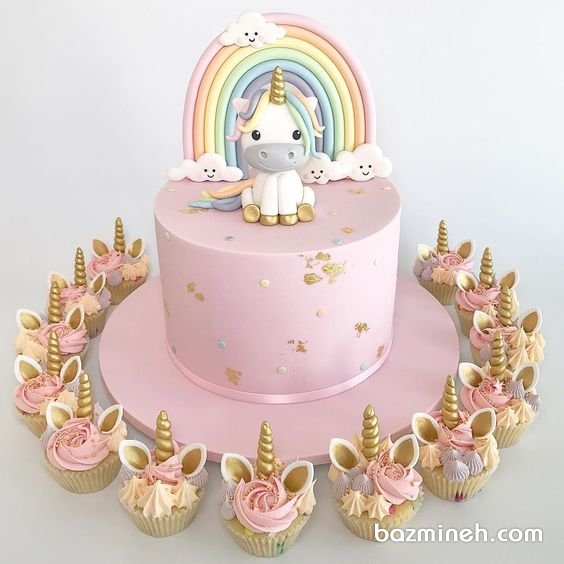 کیک و کاپ کیک های عروسکی جشن تولد دخترونه با تم یونیکورن و رنگین‌کمان
