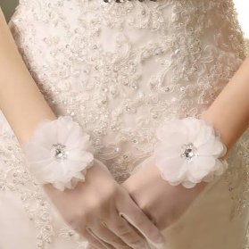 دستکش عروس اکسسوری زیبا برای عروس خانم ها با سبک کلاسیک