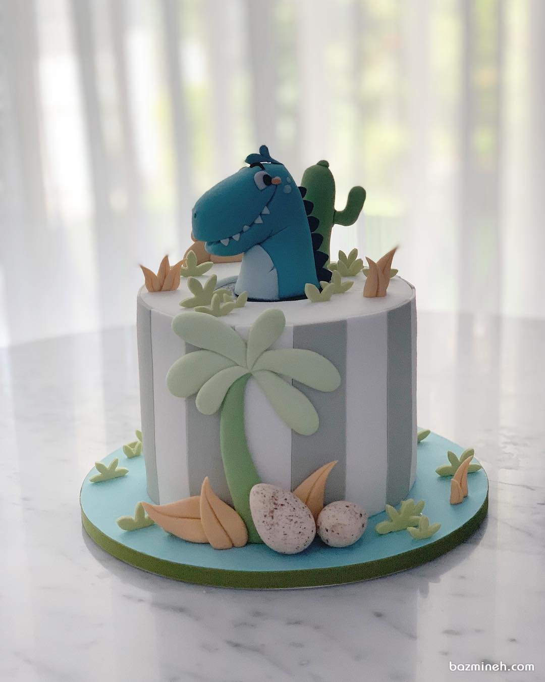 مینی کیک فانتزی و بامزه جشن تولد کودک با تم دایناسور