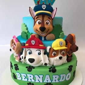 کیک فوندانت جشن تولد پسرونه با تم سگهای نگهبان