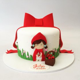 مینی کیک فانتزی جشن تولد دخترونه با تم شنل قرمزی