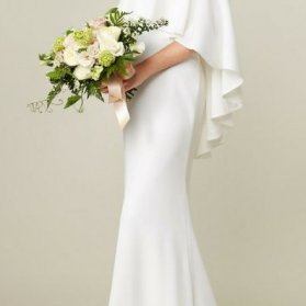 مدل لباس نامزدی پوشیده سفید رنگ شنل دار