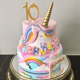 کیک دو طبقه فوندانت جشن تولد دخترونه با تم یونیکورن (Unicorn)