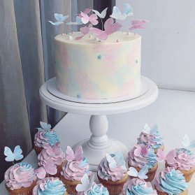 کیک و کاپ کیک های رویایی جشن تولد دخترونه با تم پروانه‌های رنگی