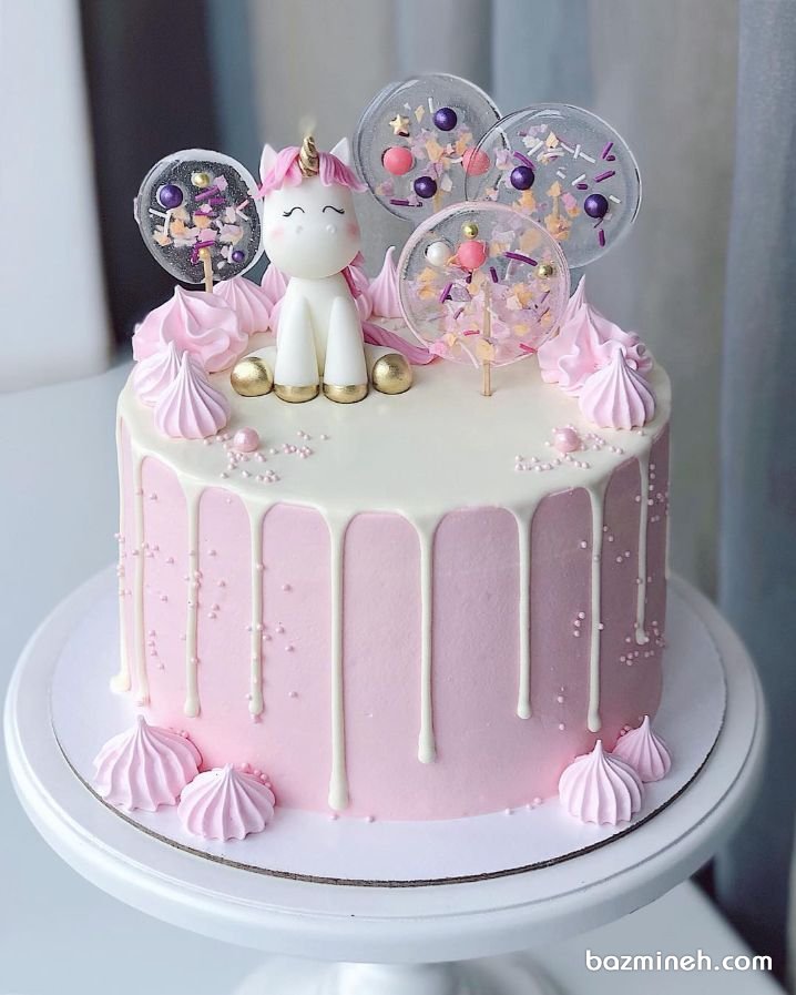 کیک فانتزی جشن تولد دخترونه با تم یونیکورن سفید صورتی