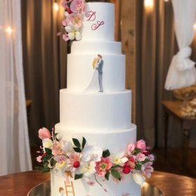 کیک چند طبقه جشن نامزدی یا عروسی