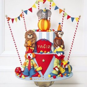 کیک فوندانت جشن تولد کودک با تم سیرک و دلقک