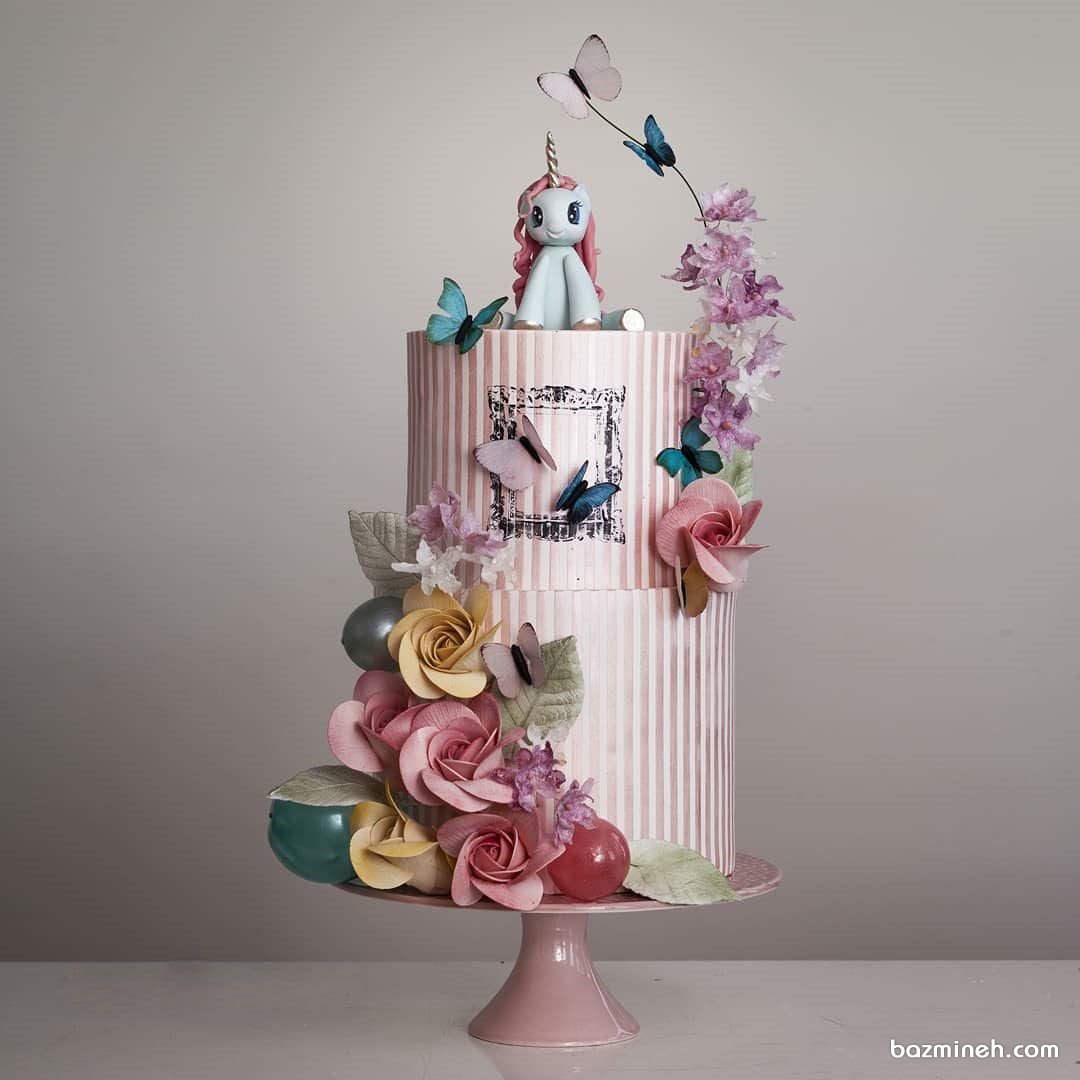 کیک دو طبقه جشن تولد دخترونه با تم اسب تک شاخ (یونیکورن)
