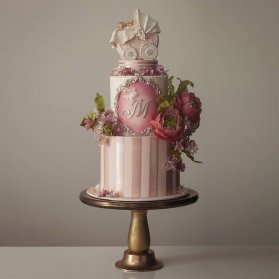 کیک دو طبقه فوندانت جشن نوزادی یا بیبی شاور دخترونه  