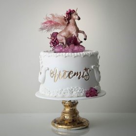 کیک زیبای جشن تولد دخترونه با تم اسب تک شاخ (Unicorn)
