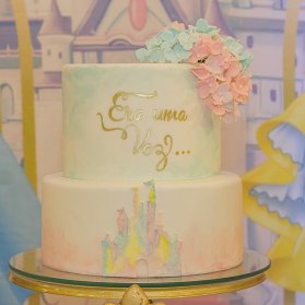 کیک رویایی جشن تولد با تم رنگهای پاستلی