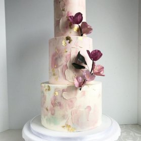 کیک سه طبقه جشن نامزدی یا تولد بزرگسال