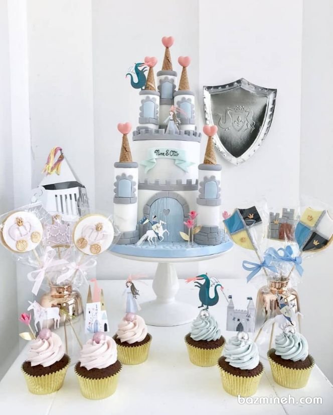 کیک چند طبقه فوندانت، کاپ کیک و کوکی جشن تولد دخترونه با تم قلعه
