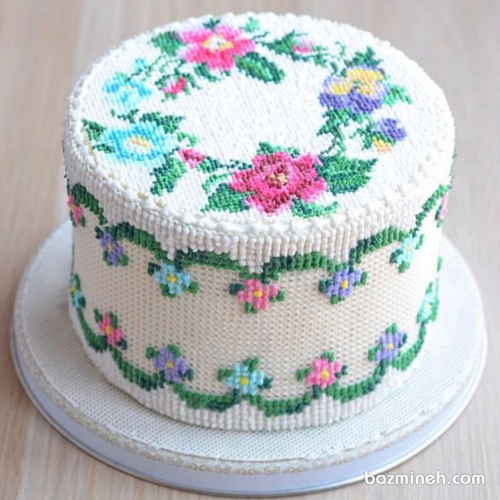 کیک خلاقانه جشن تولد دخترانه بزرگسال با تم کوبلن دوزی