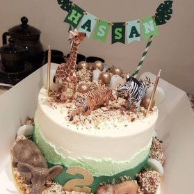کیک مهیج جشن تولد کودک با تم جنگل و حیوانات عروسکی