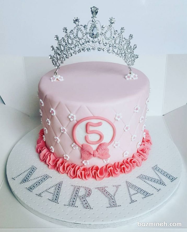 کیک با روکش فوندانت جشن تولد دخترونه با تم پرنسس