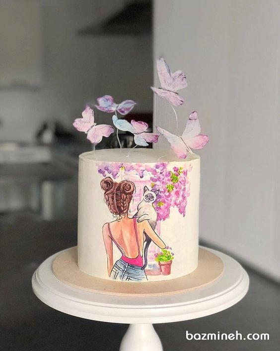 مینی کیک جشن تولد دخترونه نقاشی شده با تزیین پروانه‌های کاغذی