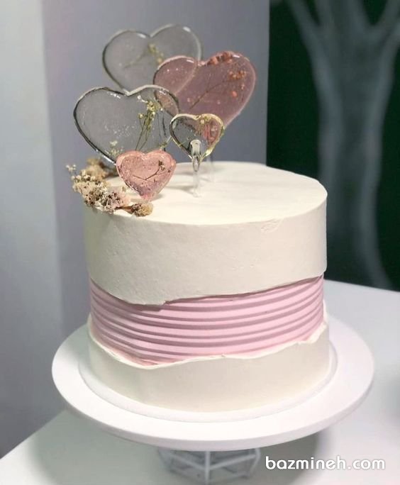 کیک رمانتیک و عاشقانه جشن تولد بزرگسال یا سالگرد عروسی با تم سفید صورتی 