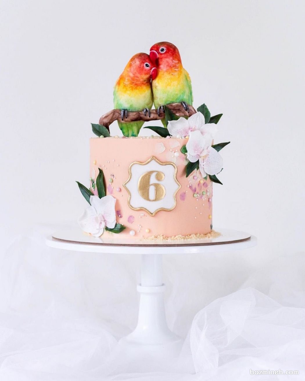 کیک رمانتیک جشن سالگرد ازدواج با تم پرنده‌های عاشق