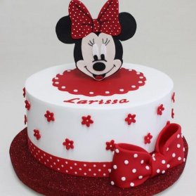 مینی کیک خامه‌ای جشن تولد دخترونه با تم مینی موس (Minnie Mouse)