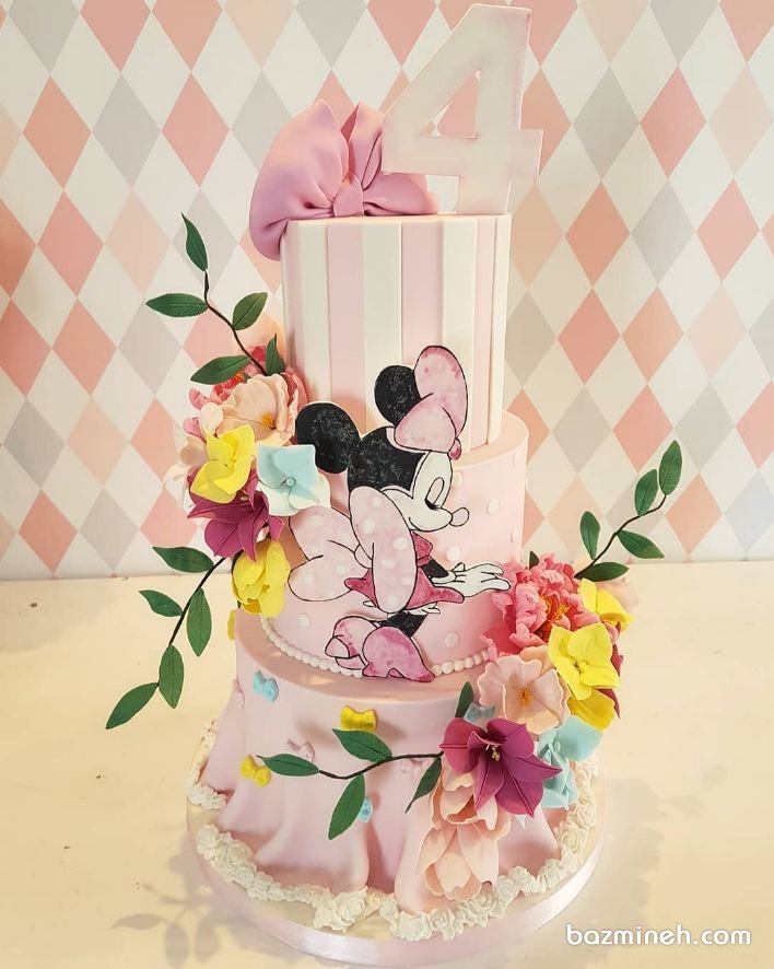 کیک سه طبقه فانتزی جشن تولد دخترونه با تم مینی موس (Minnie Mouse)