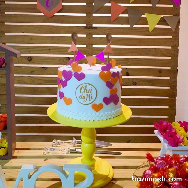 مینی کیک ساده خامه‌ای جشن تولد با تم قلب