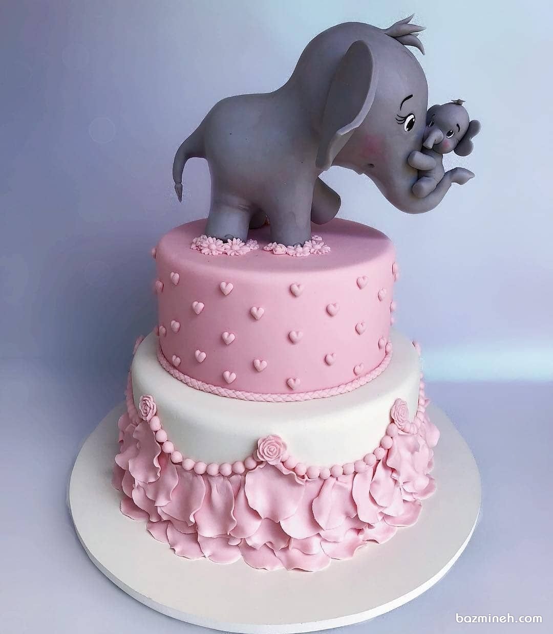 کیک دو طبقه جشن تولد دخترونه با تم فیل کوچولو