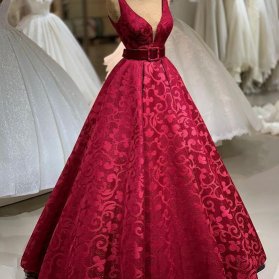 لباس نامزدی با دامن کلوش پفی قرمز رنگ