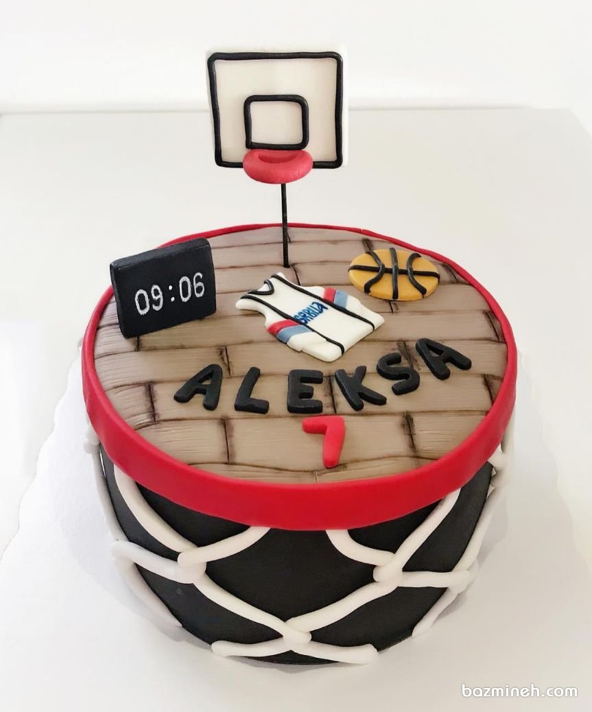 کیک فوندانت جشن تولد مخصوص بسکتبالیست‌ها
اگر فرزند شما موفقیتی ورزشی را کسب نموده یا قصد دارید تم تولد او را به صورت ورزشی انتخاب کنید، این دیزاین کیک را مد نظر داشته باشید که به زیبایی با فوندانت دکوراسیون شده است.